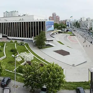 Hotel 7 Sky On Yevhena Konovaltsia